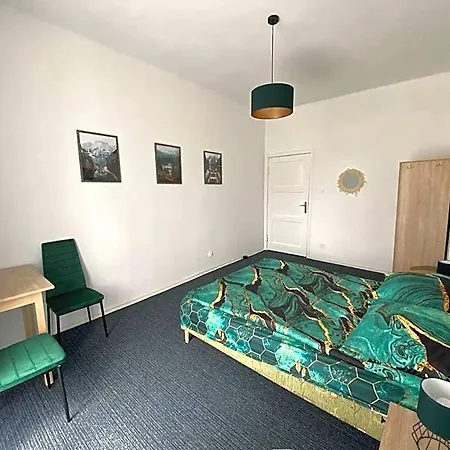 Green Rooms Gdańsk Hostel *
