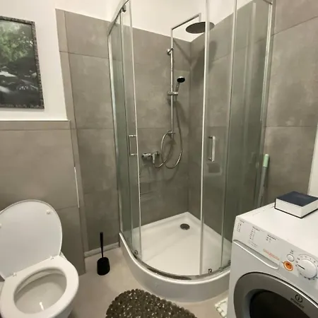 Green Rooms Hostel *